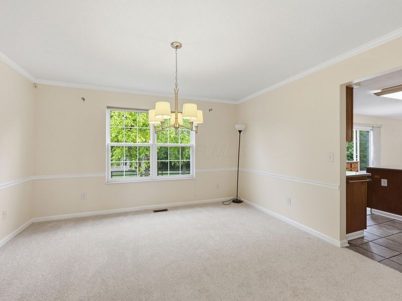 2830 Abbey Knoll Drive, Lewis Center, OH 43035 Photo 7