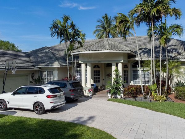7724 NW 47th Drive, Coral Springs, FL 33067