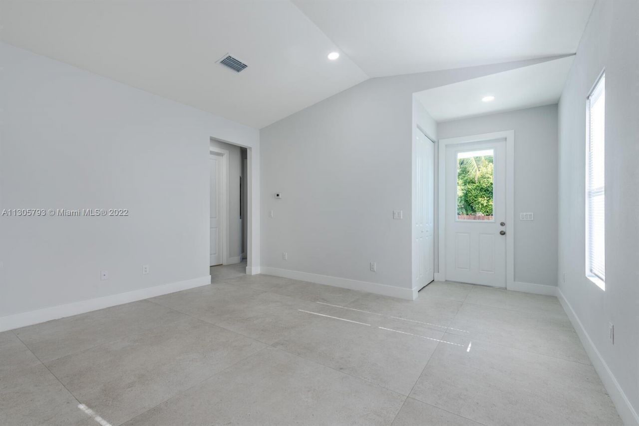 513 6th Avenue S, Lake Worth Beach, FL 33460 Photo