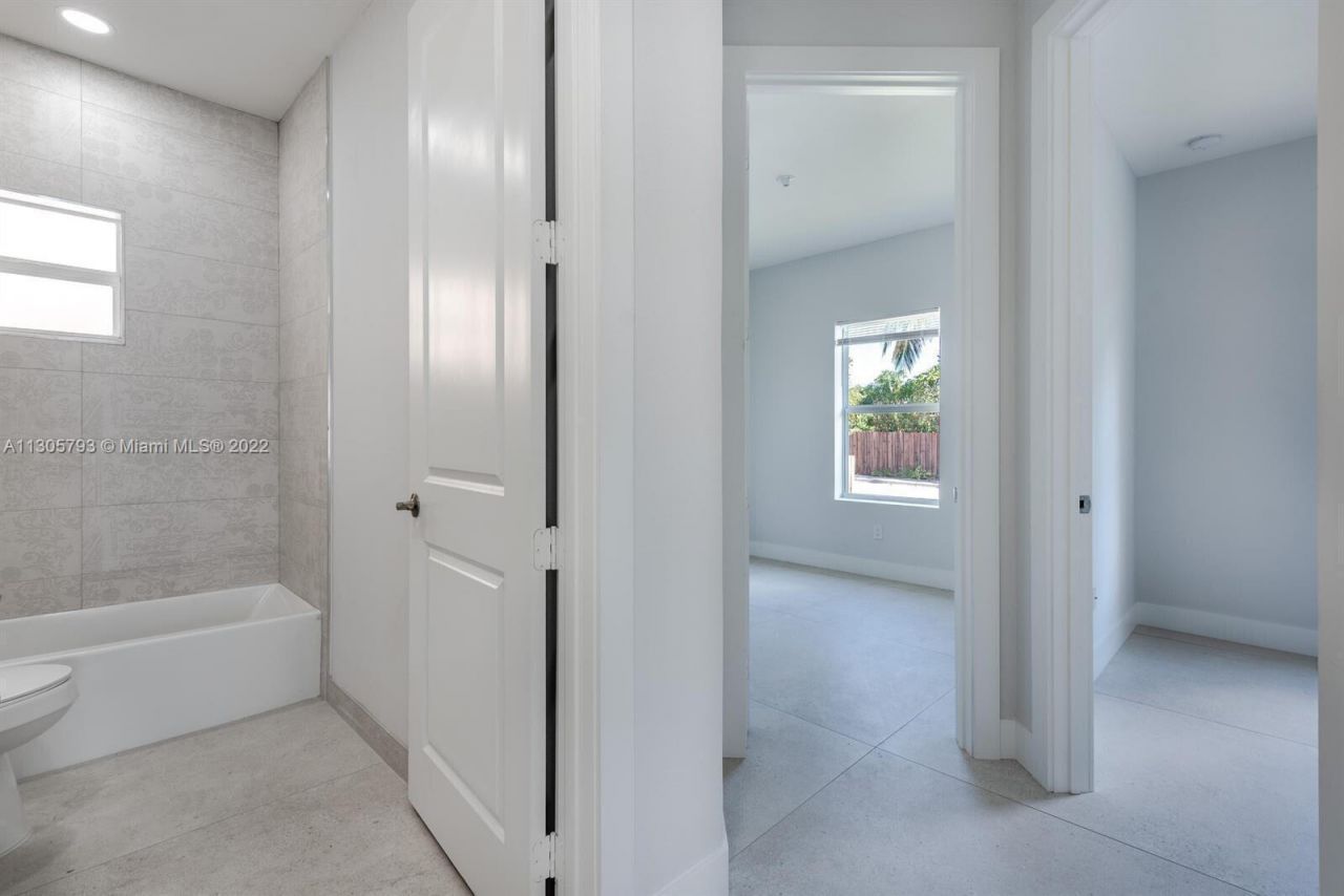 513 6th Avenue S, Lake Worth Beach, FL 33460 Photo
