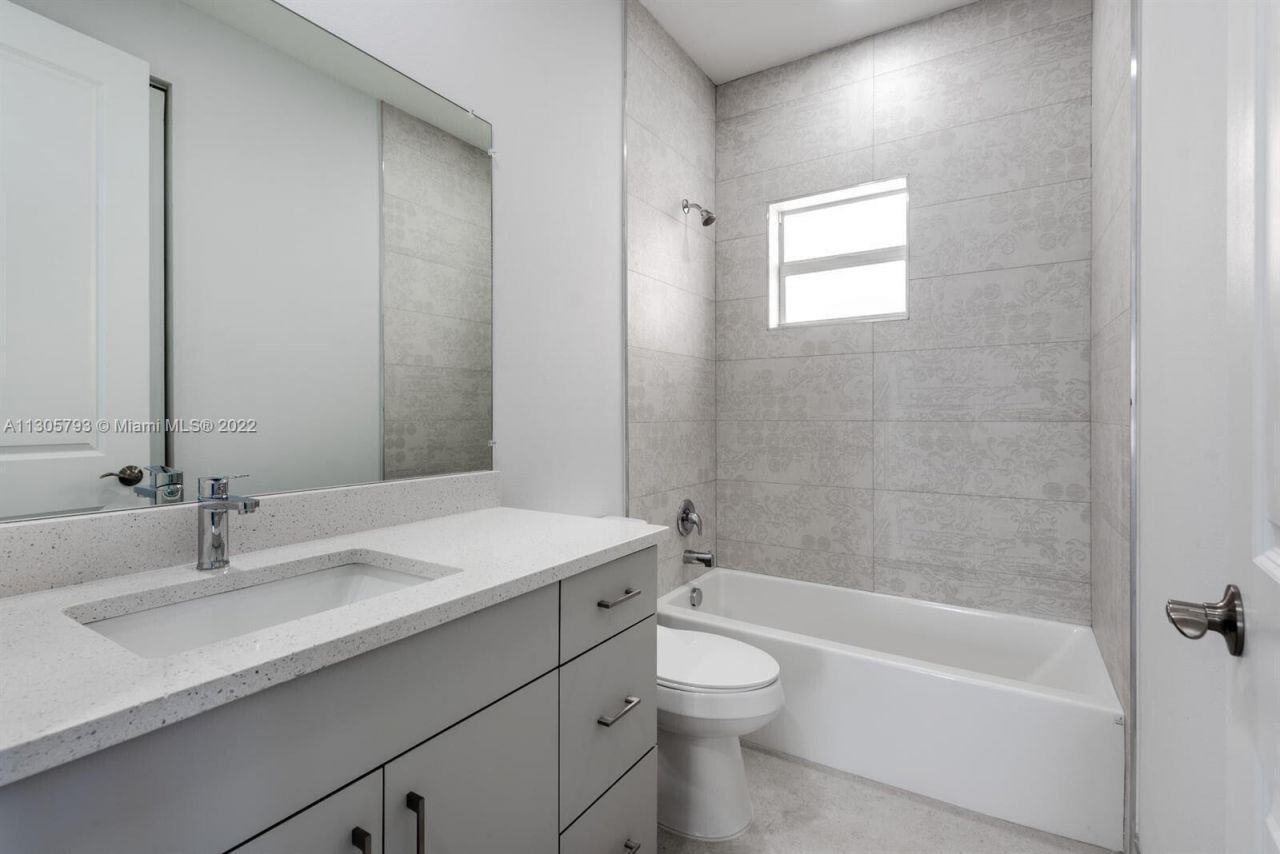 513 6th Avenue S, Lake Worth Beach, FL 33460 Photo