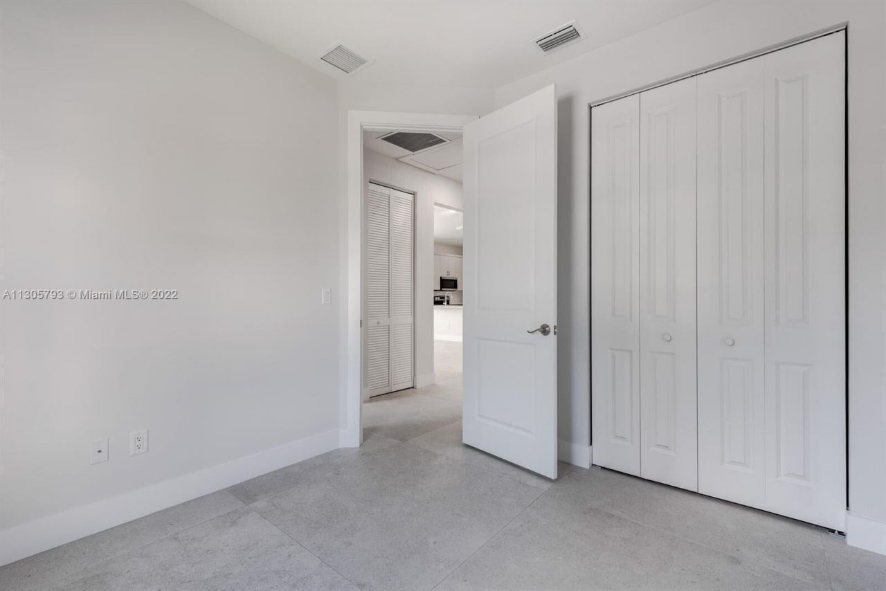 513 6th Avenue S, Lake Worth Beach, FL 33460 Photo