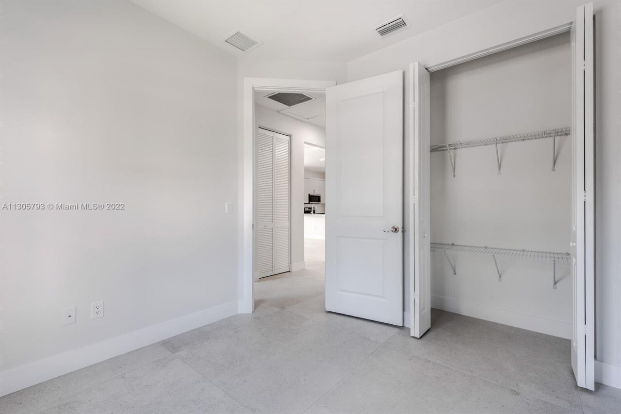 513 6th Avenue S, Lake Worth Beach, FL 33460 Photo