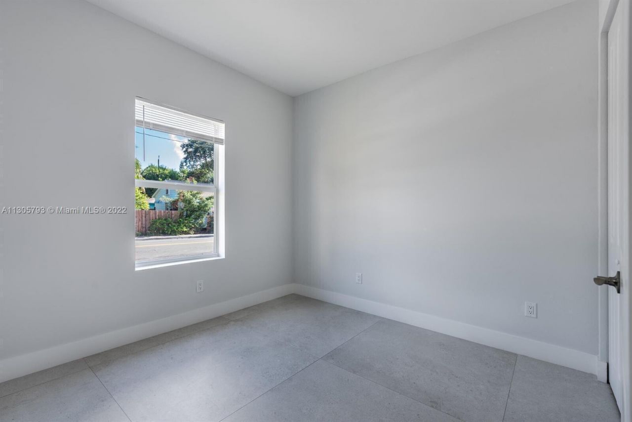513 6th Avenue S, Lake Worth Beach, FL 33460 Photo
