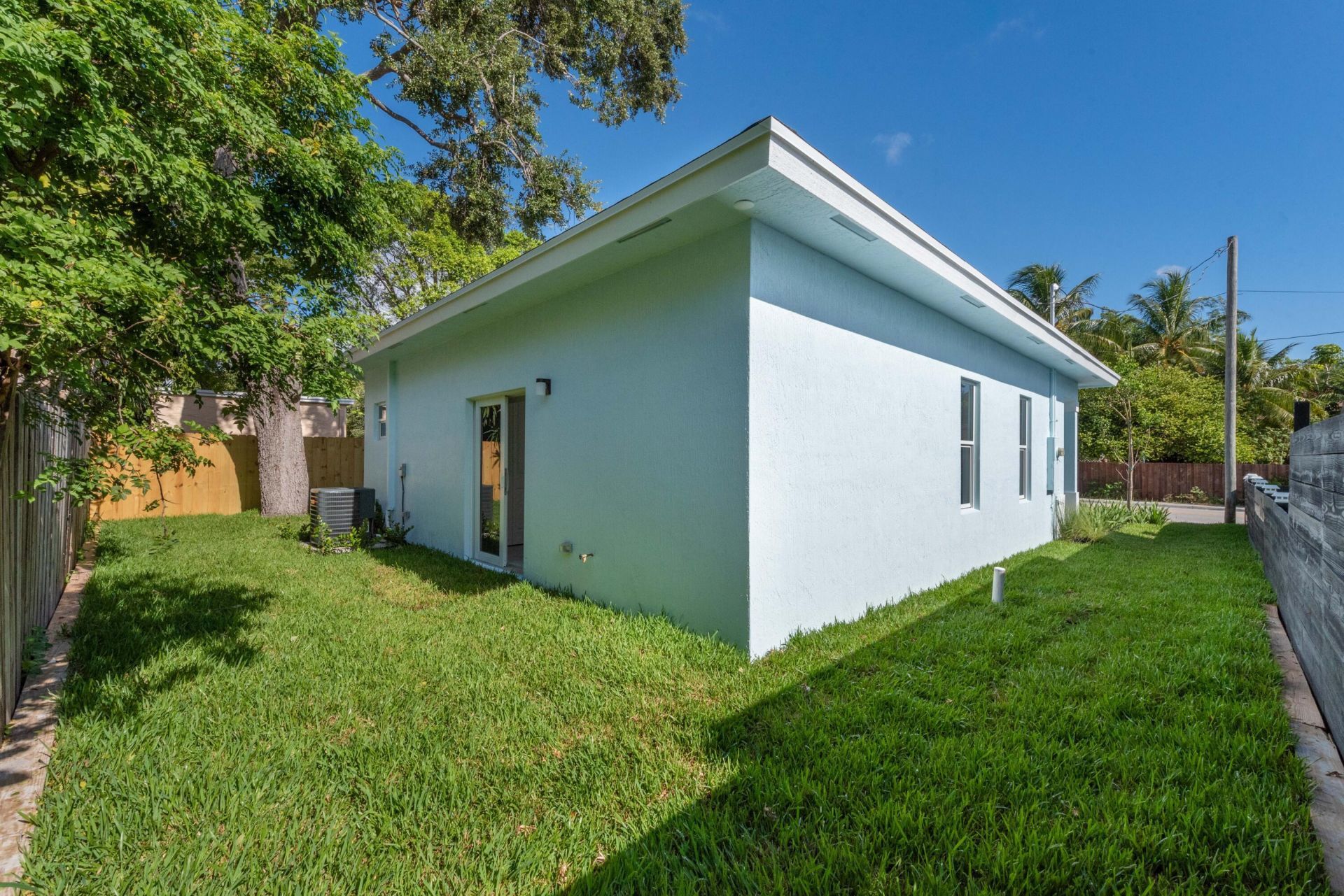 513 6th Avenue S, Lake Worth Beach, FL 33460 Photo