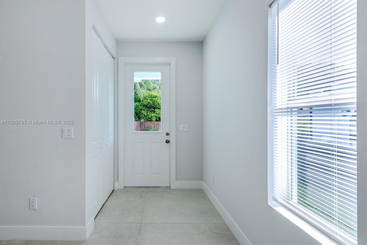 513 6th Avenue S, Lake Worth Beach, FL 33460 Photo