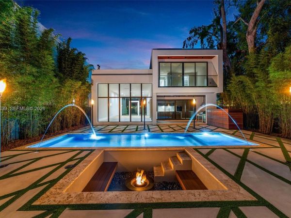 43 NW 42nd St , Miami, FL 33127