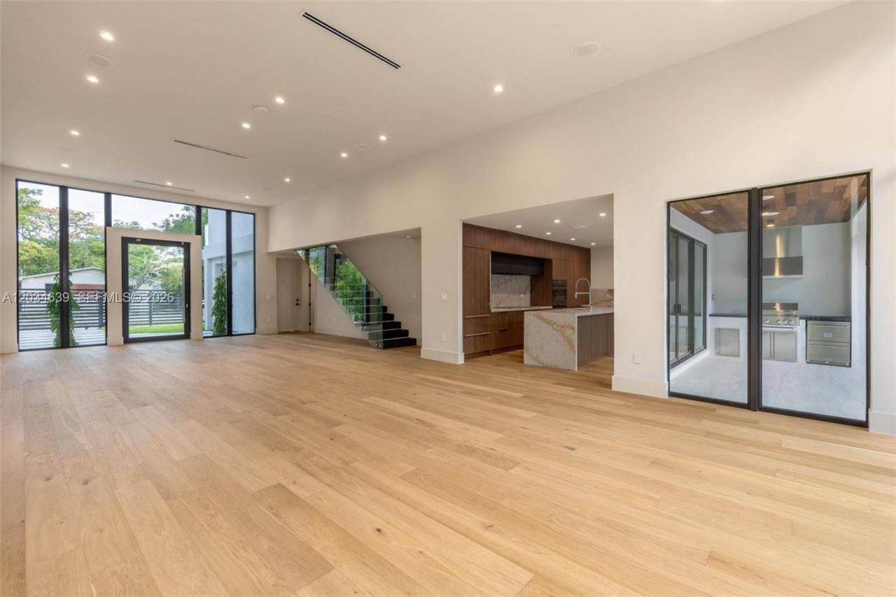 43 NW 42nd St , Miami, FL 33127 Photo