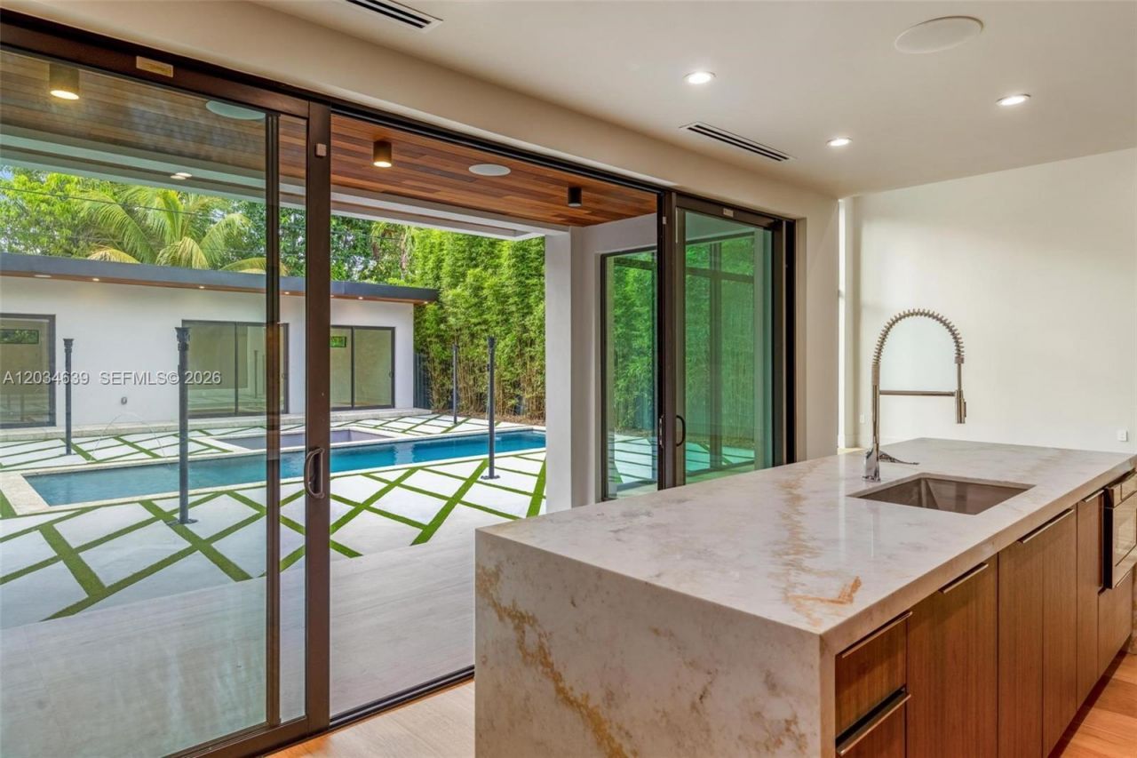 43 NW 42nd St , Miami, FL 33127 Photo