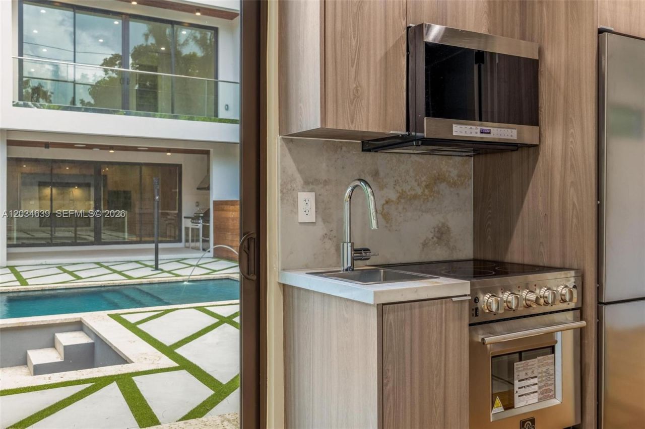 43 NW 42nd St , Miami, FL 33127 Photo