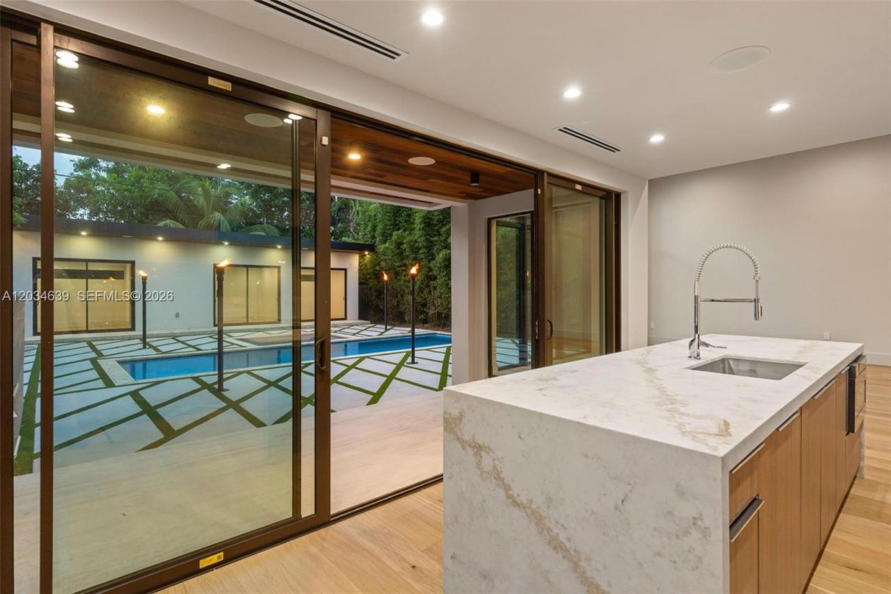 43 NW 42nd St , Miami, FL 33127 Photo