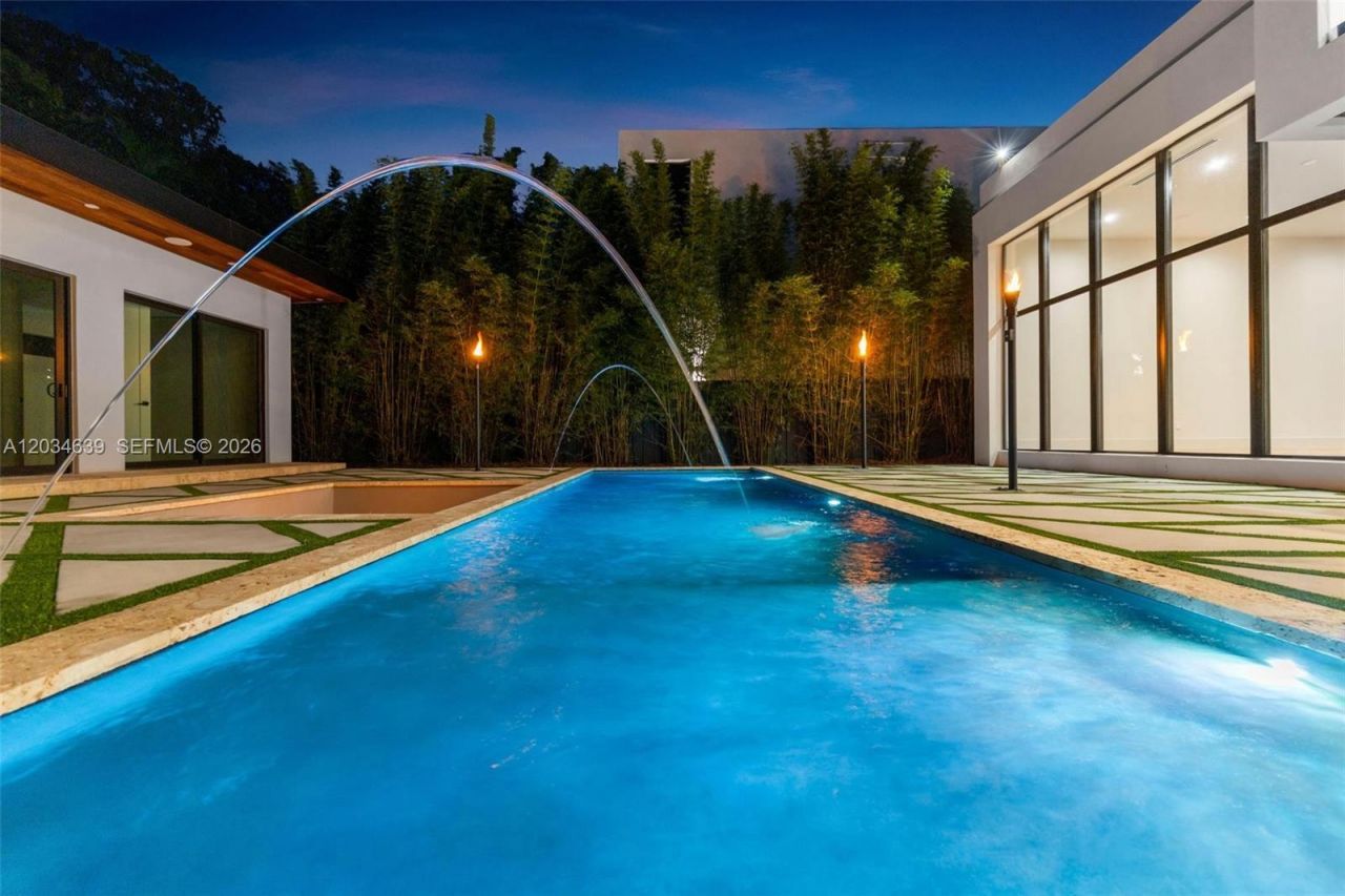 43 NW 42nd St , Miami, FL 33127 Photo