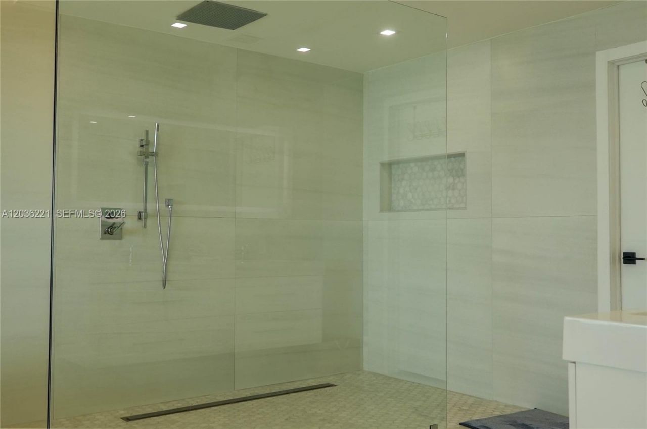 7720 Miami View Dr , North Bay Village, FL 33141 Photo