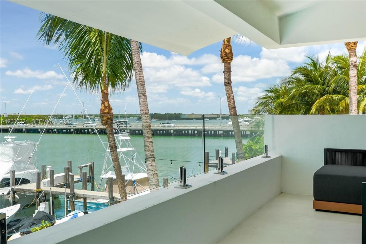 7720 Miami View Dr , North Bay Village, FL 33141 Photo