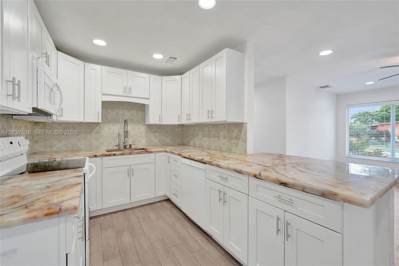 5701 SW 37th St, Davie, FL 33314 Photo