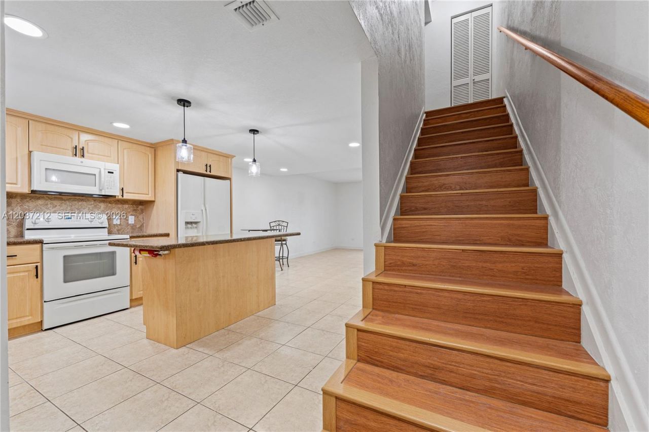 92550 Overseas Hwy , Unit 214, Tavernier, FL 33070 Photo