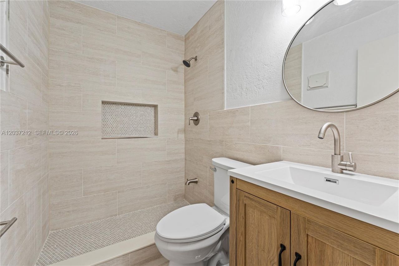 92550 Overseas Hwy , Unit 214, Tavernier, FL 33070 Photo