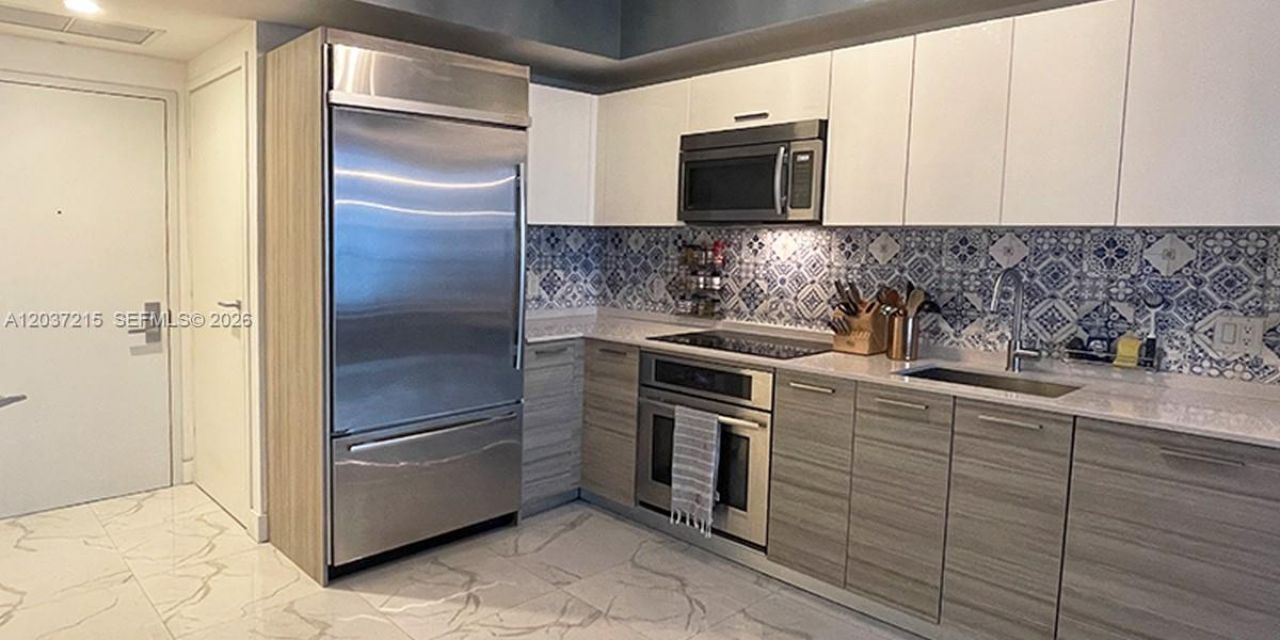 1300 Brickell Bay Dr, Unit 610, Miami, FL 33131 Photo