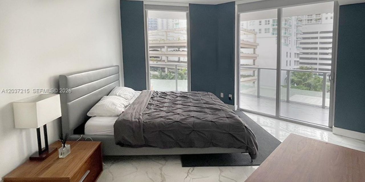 1300 Brickell Bay Dr, Unit 610, Miami, FL 33131 Photo