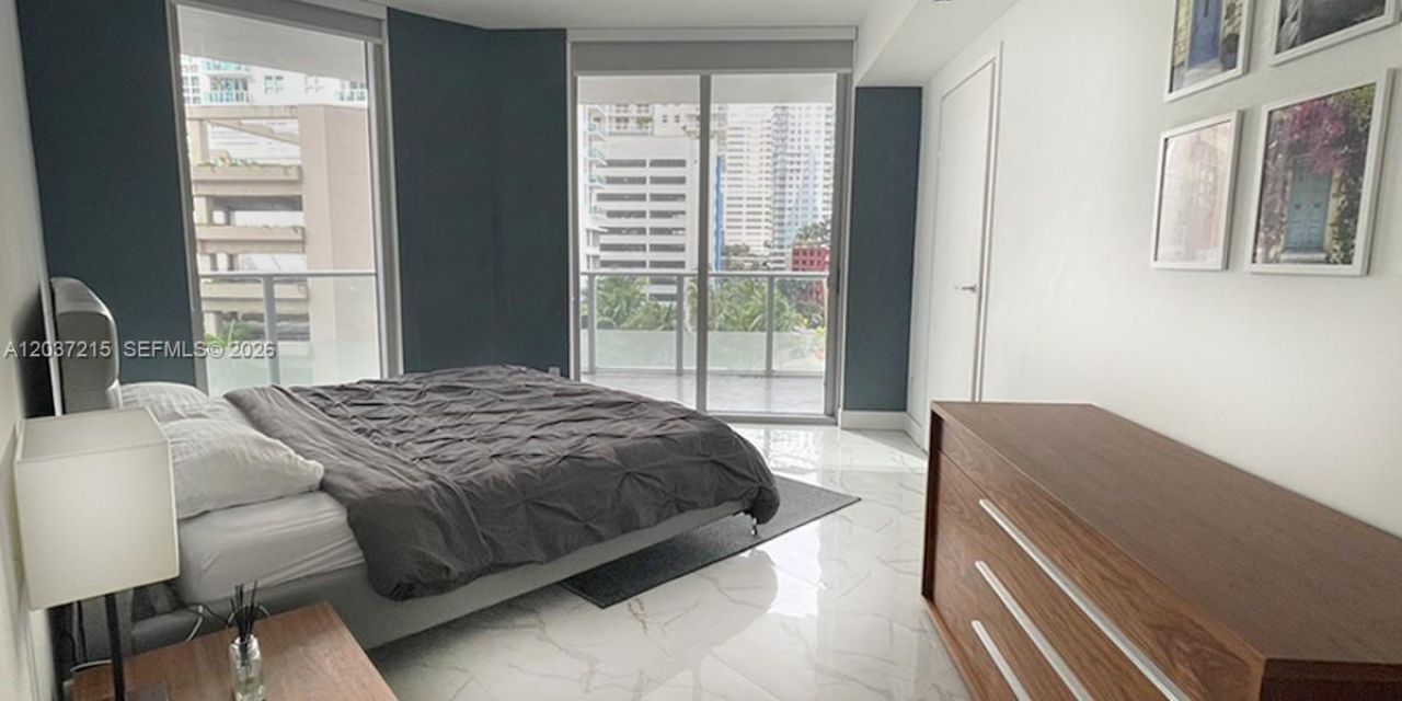 1300 Brickell Bay Dr, Unit 610, Miami, FL 33131 Photo