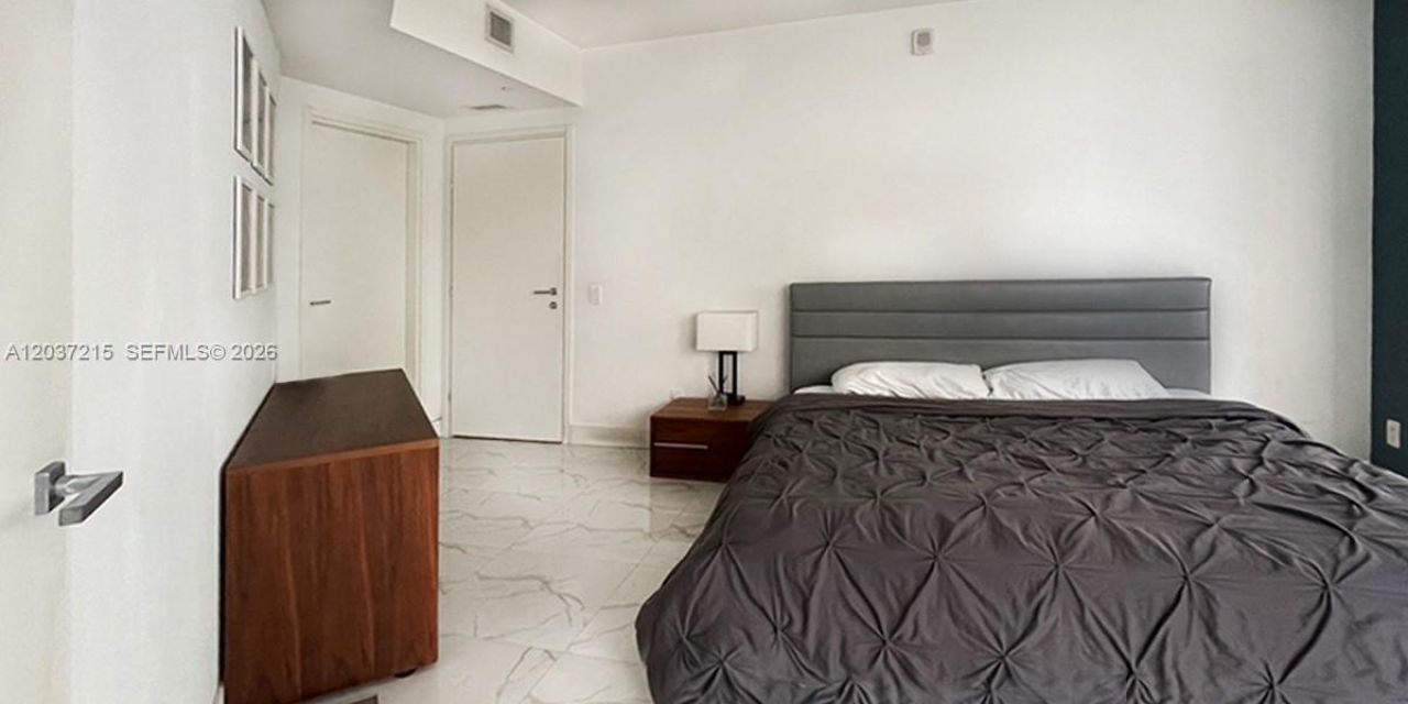 1300 Brickell Bay Dr, Unit 610, Miami, FL 33131 Photo