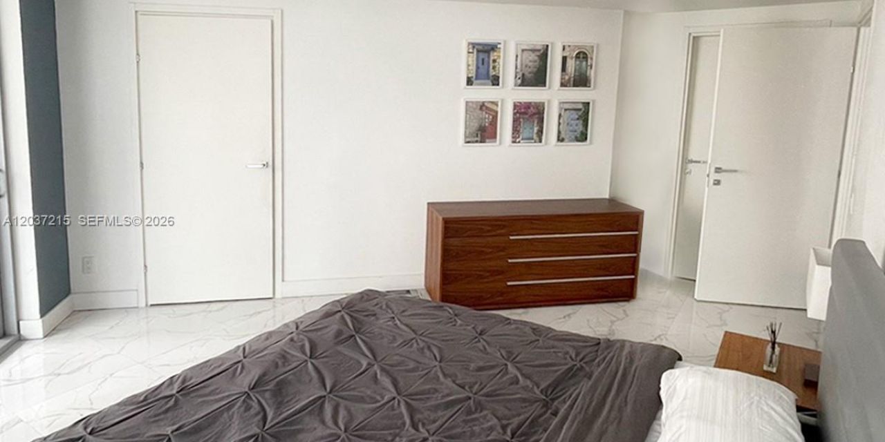 1300 Brickell Bay Dr, Unit 610, Miami, FL 33131 Photo