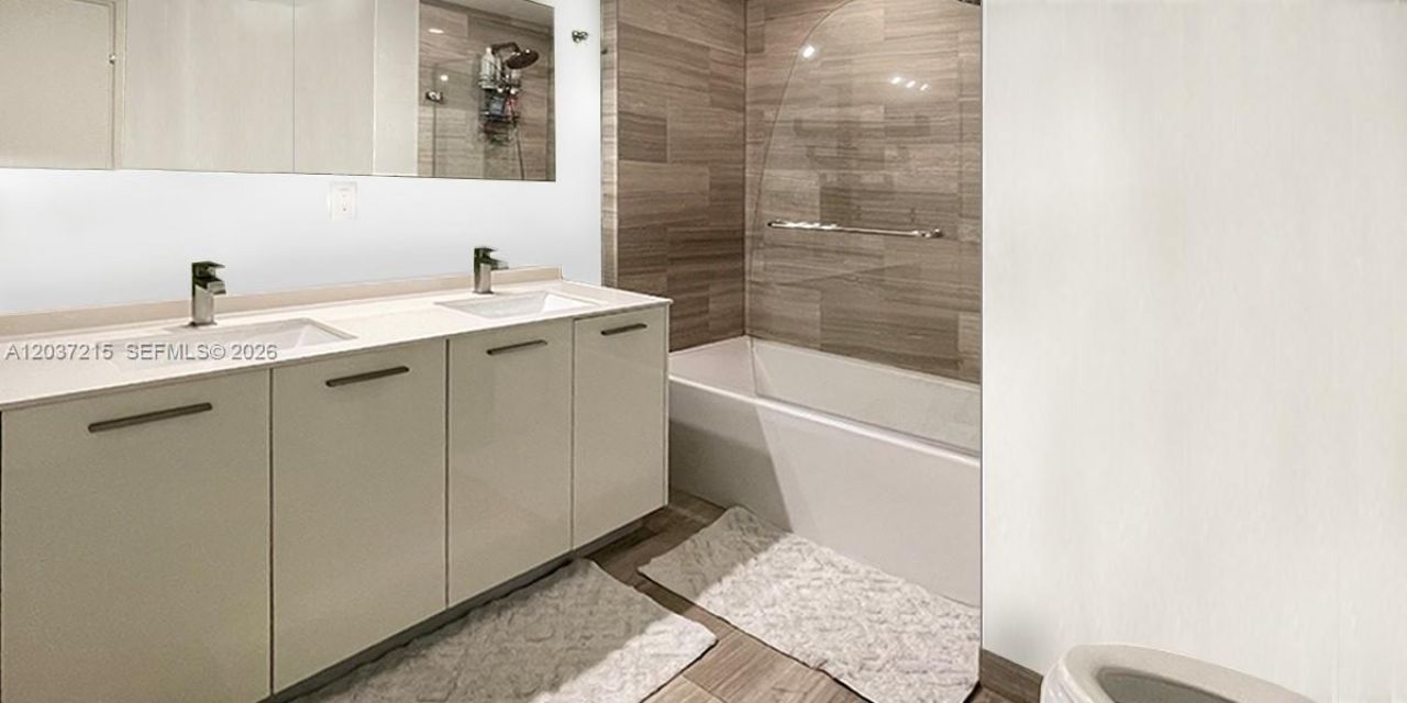 1300 Brickell Bay Dr, Unit 610, Miami, FL 33131 Photo