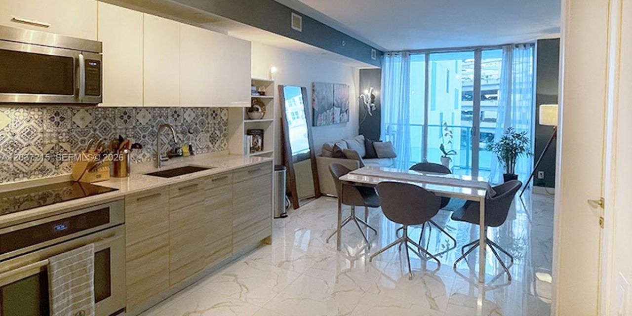1300 Brickell Bay Dr, Unit 610, Miami, FL 33131 Photo