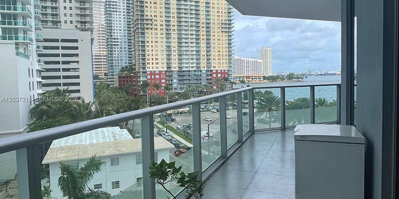 1300 Brickell Bay Dr, Unit 610, Miami, FL 33131 Photo