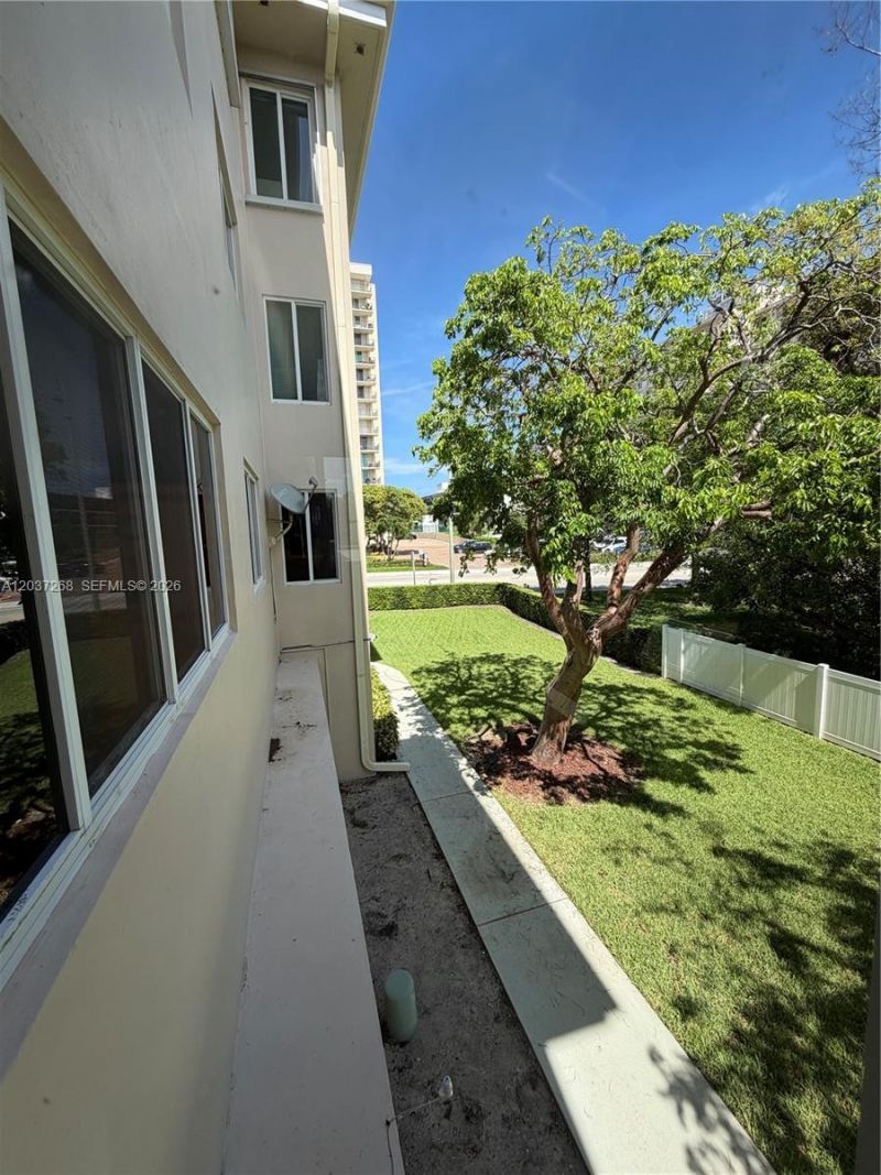 1965 S Ocean Blvd, Unit 208, Lauderdale by the Sea, FL 33062 Photo