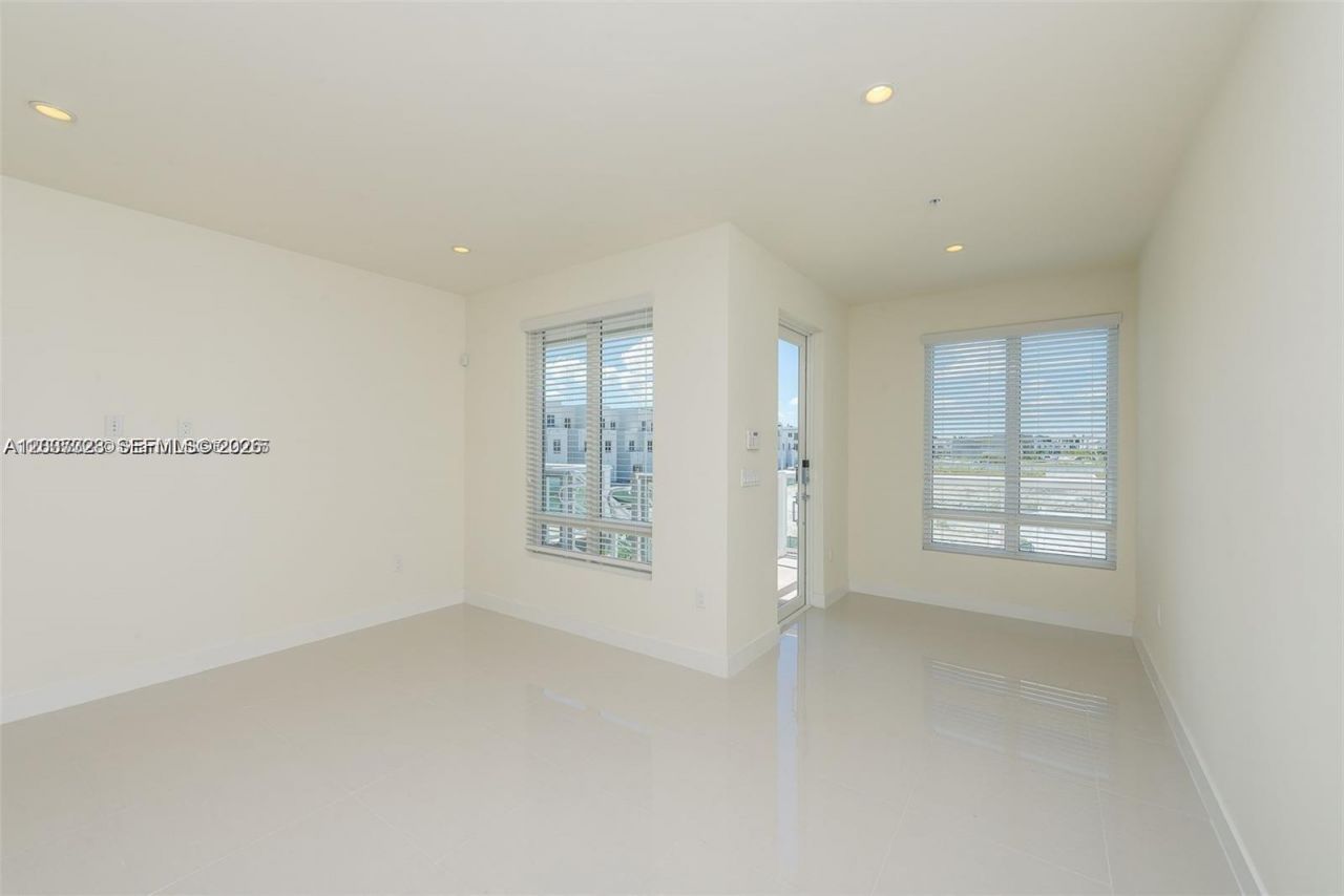 10245 NW 63rd Ter , Unit 201, Doral, FL 33178 Photo