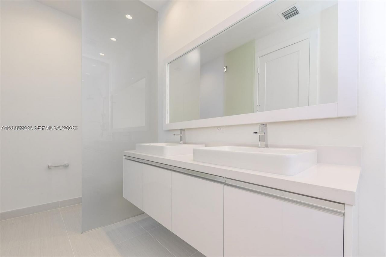 10245 NW 63rd Ter , Unit 201, Doral, FL 33178 Photo