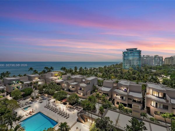 201 Crandon Blvd , Unit 833, Key Biscayne, FL 33149