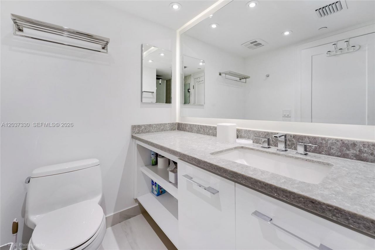 201 Crandon Blvd , Unit 833, Key Biscayne, FL 33149 Photo