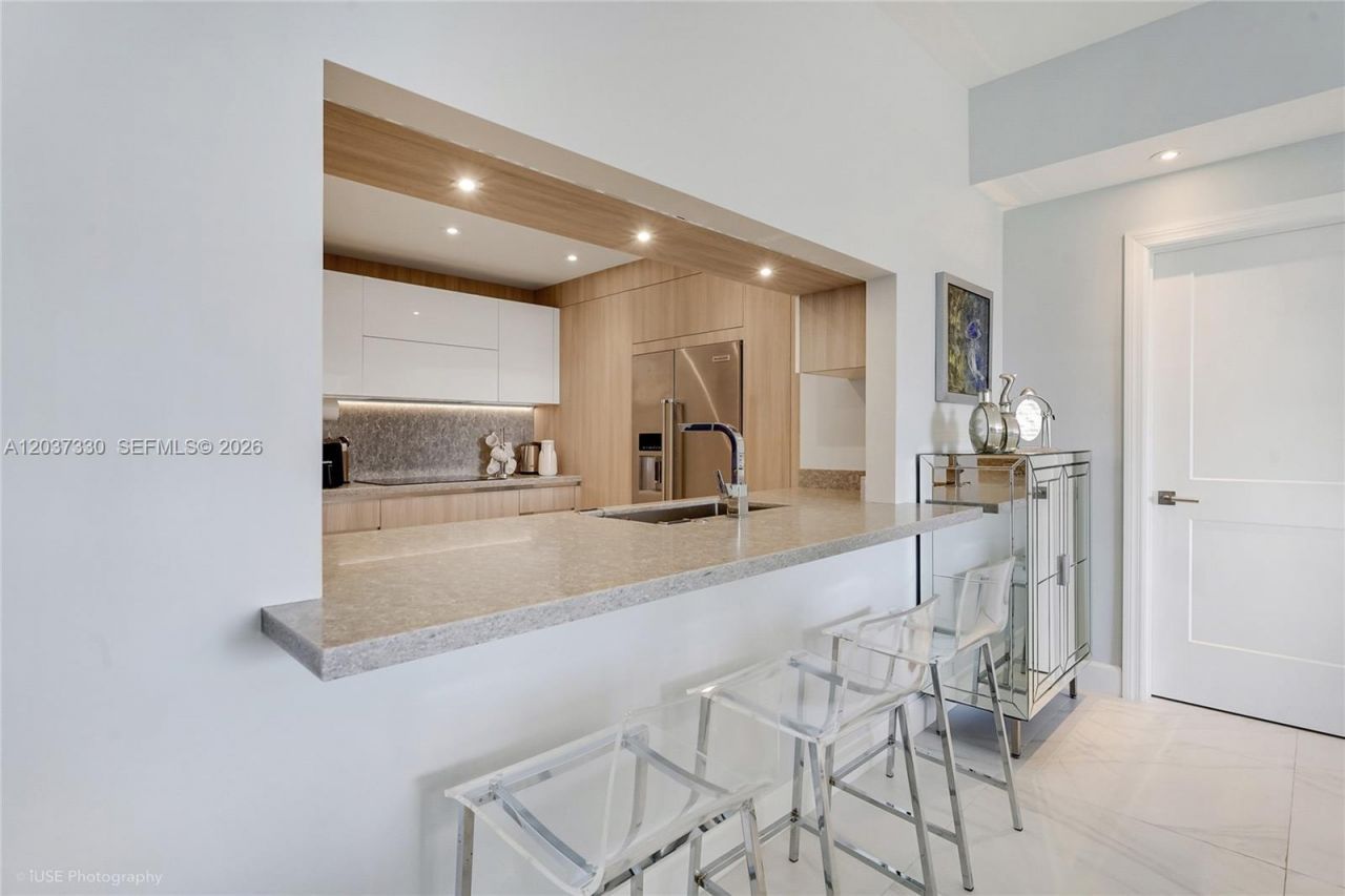 201 Crandon Blvd , Unit 833, Key Biscayne, FL 33149 Photo