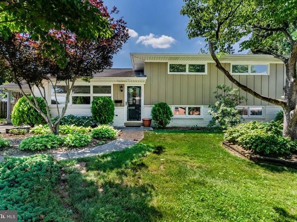 902 APPLE DRIVE, MECHANICSBURG, PA 17055