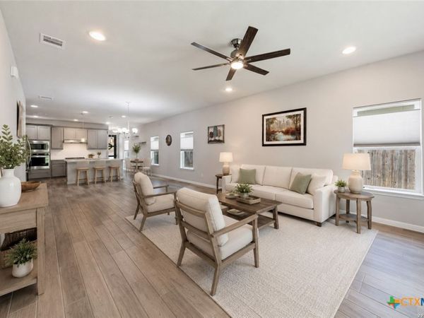 129 Lacey Oak Loop, San Marcos, TX 78666