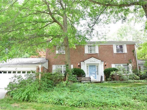 345 Marian Lake Boulevard , Cuyahoga Falls, OH 44223