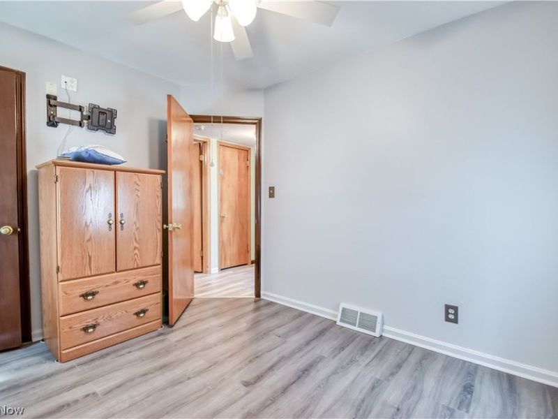 30104 Phillips Avenue , Wickliffe, OH 44092 Photo 18