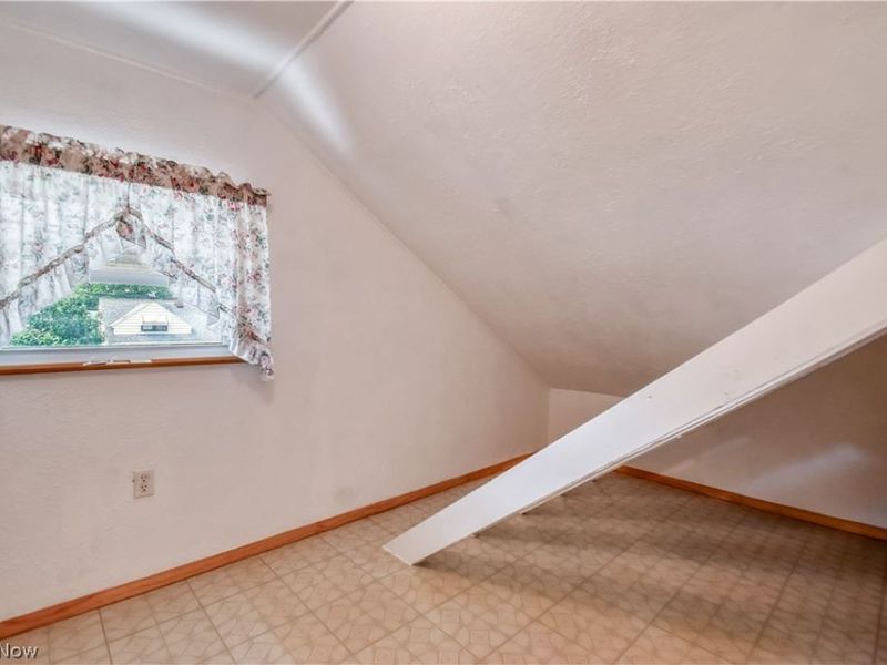 30104 Phillips Avenue , Wickliffe, OH 44092 Photo 25