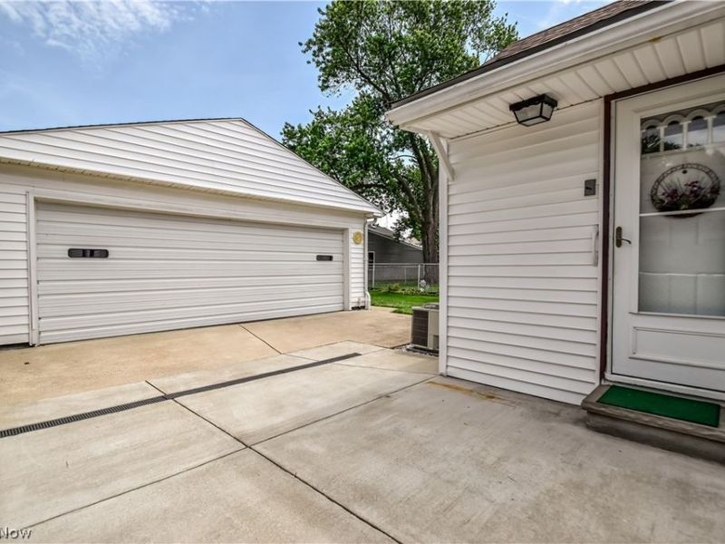 30104 Phillips Avenue , Wickliffe, OH 44092 Photo 26