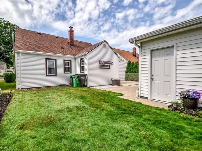 30104 Phillips Avenue , Wickliffe, OH 44092 Photo 29