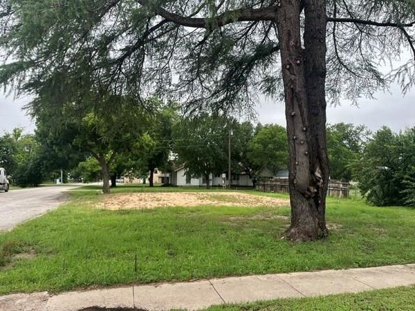 303 W First st Street , Hico, TX 76457