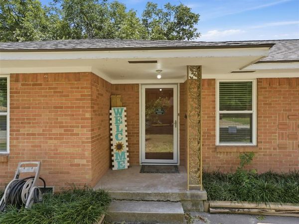 532 Lindenwood Drive, Lancaster, TX 75134