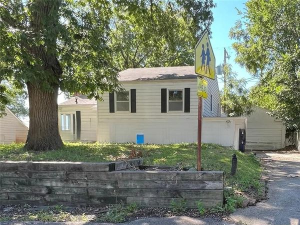715 NE 44th Street, North Kansas City, MO 64116