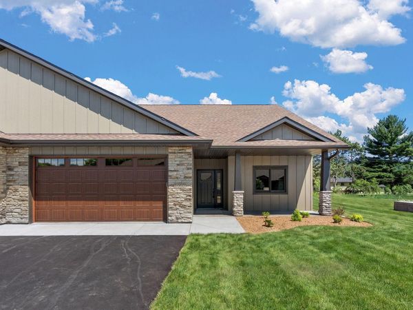 1060 Legend Lane , River Falls, WI 54022