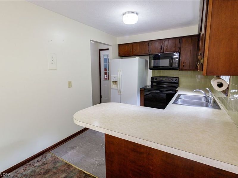 5050 Westbrook Street SE, Magnolia, OH 44643 Photo 10