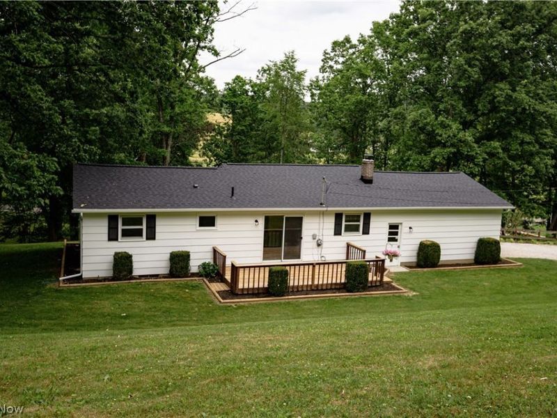5050 Westbrook Street SE, Magnolia, OH 44643 Photo 2