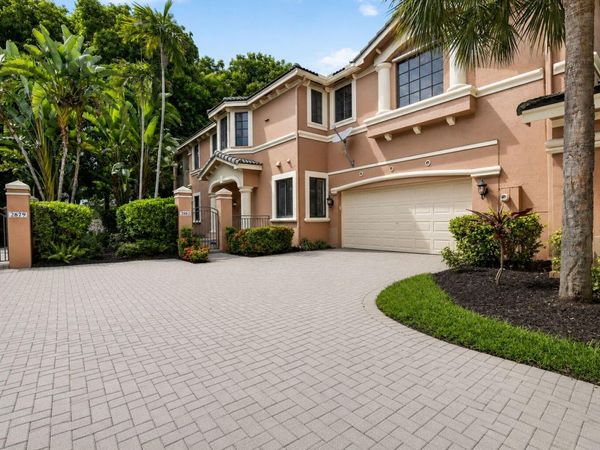 2883 Kinsington Circle, Weston, FL 33332
