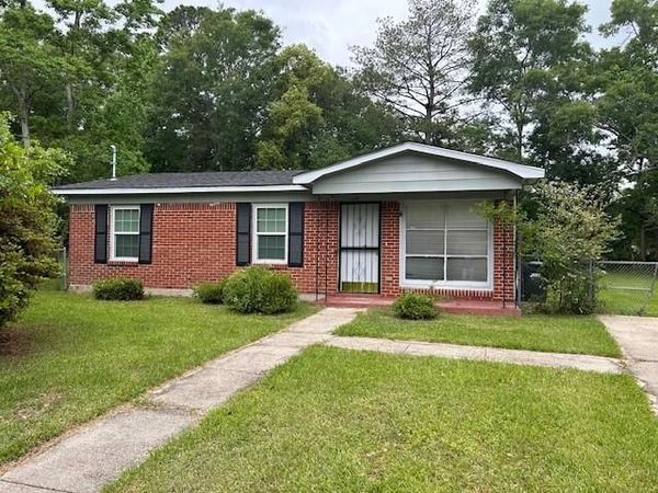 306 Grant Circle , Mobile, AL 36610